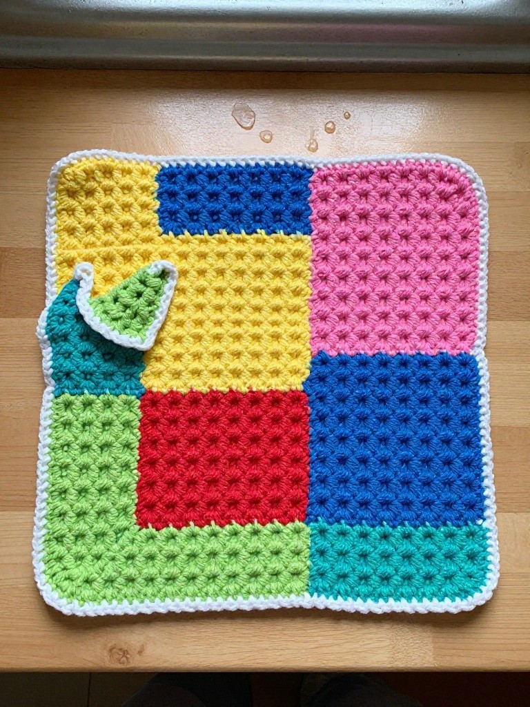 Color Blocked Kitchen Mat with Pocket Flap